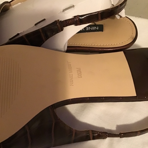 🤫NWOT, no box, see photos, 9.5 medium - Picture 3 of 5